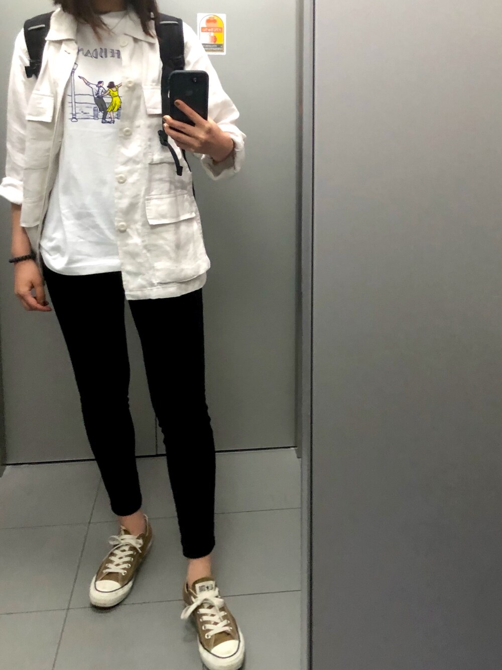 「オトナカジュアル、シンプル、麻ジャケット、スキニーデニム、ワントーンコーデ、バックパック、ラフ、ootd、スニーカーコーデ、プチプラ」｜「CONVERSEのALL STAR WASHEDCANVAS OX/オールスター ウォッシュドキャンバス OX（スニーカー、ブラウン系）」を使った、LONさん（レディース・163cm）の春コーディネートの1枚目の写真