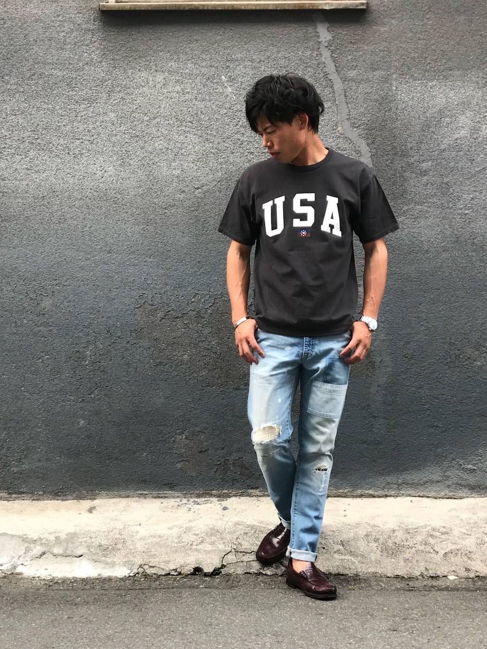 「夏コーデ、休日スタイル、オトナカジュアル、デニムパンツ、ライトブルー、パッチワーク、used、お洒落さんとつながりたい」｜「melpleのアイテム（Tシャツ/カットソー、ブラック系）」を使った、Masami  さん（メンズ・174cm）の春コーディネートの1枚目の写真