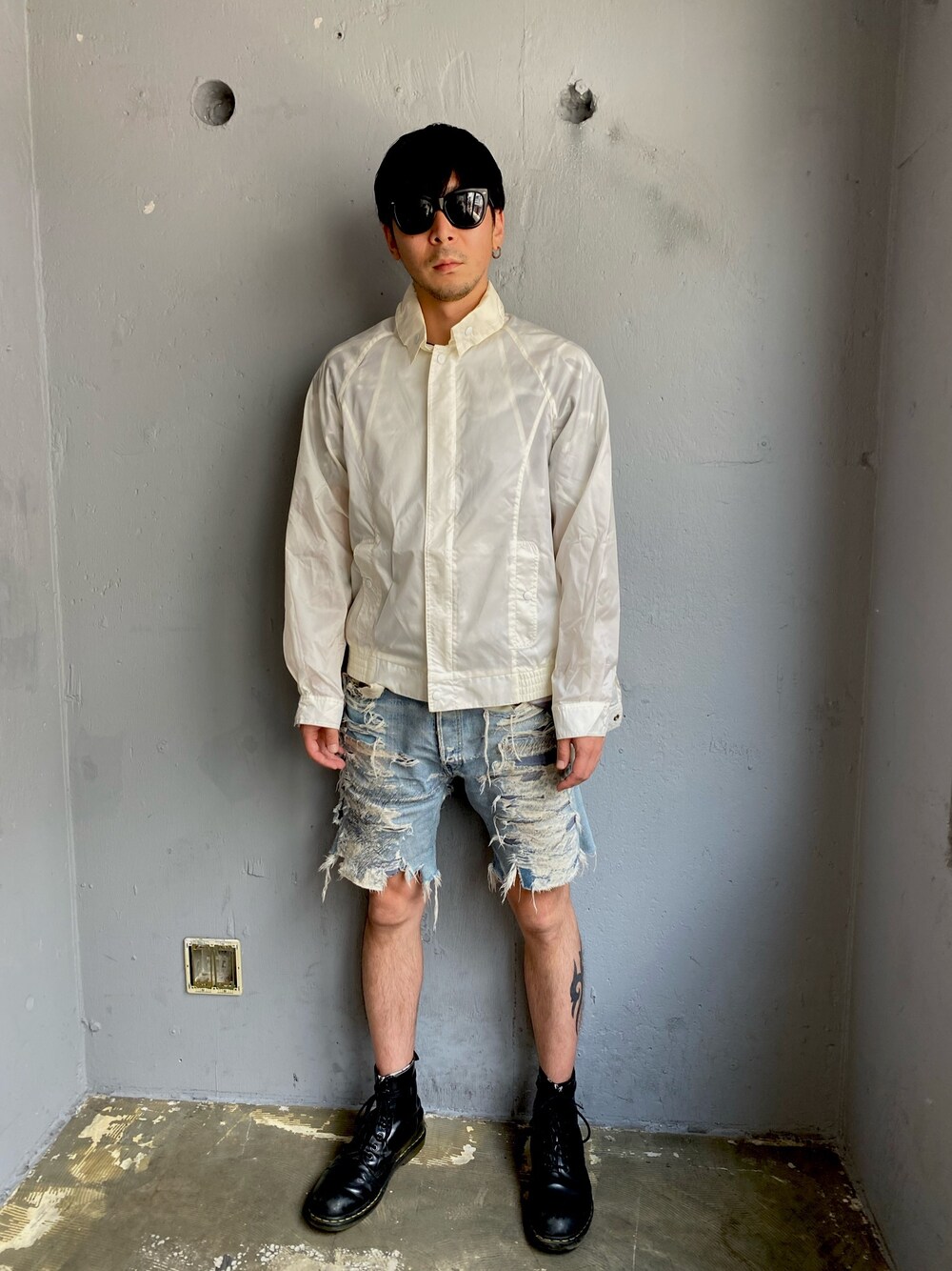 「Dior、christian dior、vintage、laboratoryberberjinr」｜「Christian Diorの【ヴィンテージ古着】Christian Dior MONSIEUR/クリスチャンディオールムッシュ "SPORT" ナイロンジャケット（ナイロンジャケット、ホワイト系）」を使った、田中奨伍さん（メンズ・178cm）の夏コーディネートの1枚目の写真