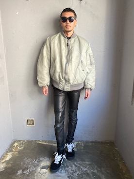 「アイテム（MA-1、シルバー系）」を使った、田中奨伍さん（メンズ・178cm）の秋コーディネート