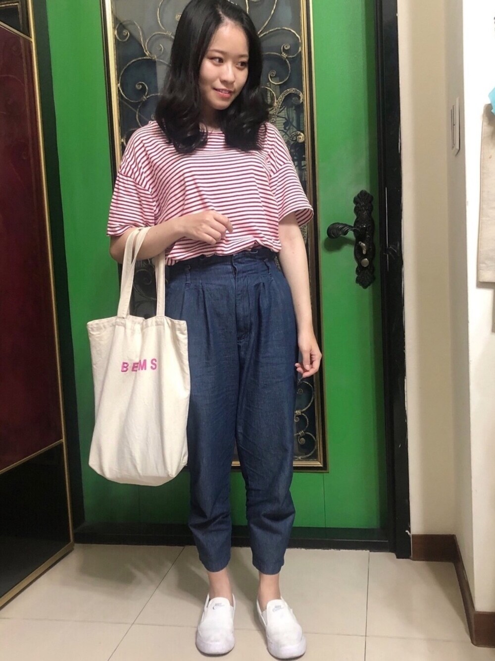 「低身長コーデ、カジュアル、BEAMS、LOWRYS FARM」｜「ZARAのアイテム（Tシャツ/カットソー、レッド系）」を使った、晴ʕ•ᴥ•ʔ🇹🇼さん（レディース・153cm）の春コーディネートの1枚目の写真