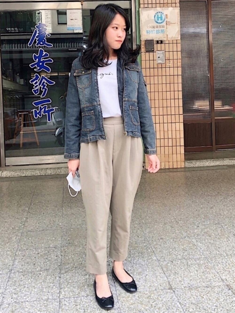 「低身長、agnes b.」｜「agnes b.のS137 TS　ロゴTシャツ（Tシャツ/カットソー、ホワイト系）」を使った、晴ʕ•ᴥ•ʔ🇹🇼さん（レディース・153cm）の春コーディネートの1枚目の写真