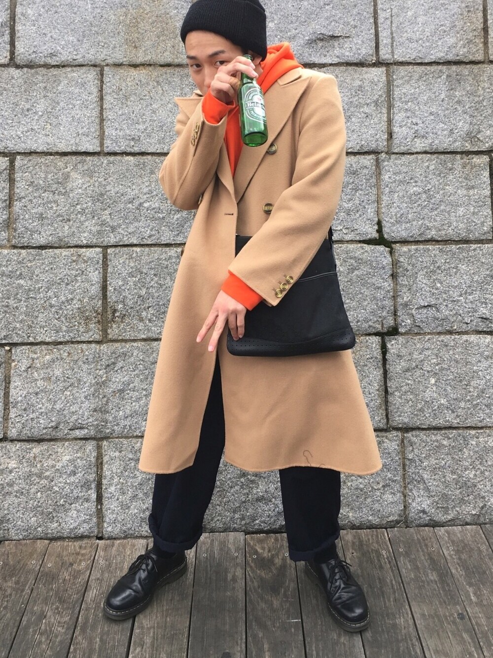 「カジフェス、カジカジ、コート、Dr.Martens、GUCCI、used」｜「USEDのアイテム（パーカー、オレンジ系）」を使った、@さん（メンズ・171cm）の冬コーディネートの1枚目の写真