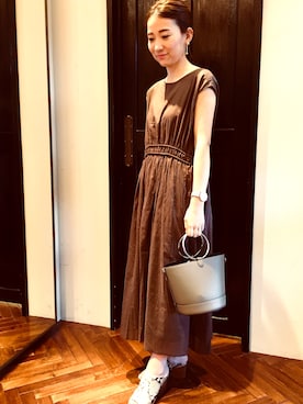 「MARCO BIANCHINI（マルコビアンチーニ）のアイテム（ショルダーバッグ）」を使った、nano・universe 名古屋ラシック STAFFさん（レディース・155cm）の夏コーディネート