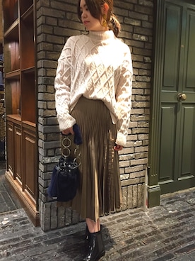 「NOMADIS（ノマディス）の【andGIRL 1月号掲載】【美人百花 11月号掲載】NOMADIS/別注ドロストリングムートンバッグ（ショルダーバッグ）」を使った、nano・universe 名古屋ラシック STAFFさん（レディース・160cm）の秋コーディネート