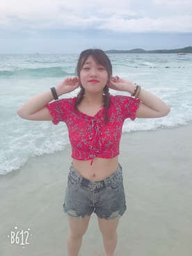 「下蛋喵のアイテム（チューブトップ、レッド系）」を使った、LAMAさん（レディース・160cm）の春コーディネート