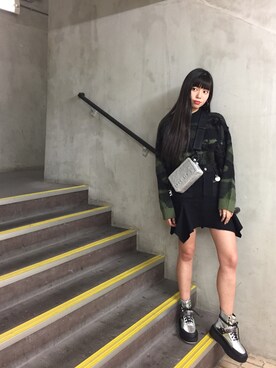 「アイテム（ボディバッグ/ウエストポーチ、シルバー系）」を使った、RINONNOさん（レディース・168cm）の夏コーディネート