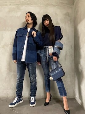 レディース デニム&チェーンベルトを使った人気ファッション レディース デニム&チェーンベルトを使った人気ファッション