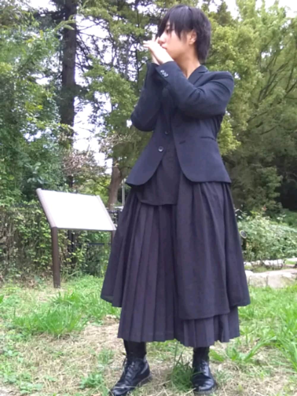 「TAKEO KIKUCHIのアイテム（ノーカラージャケット、ブラック系）」を使った、よーさん さん（レディース・167cm）の秋コーディネートの1枚目の写真