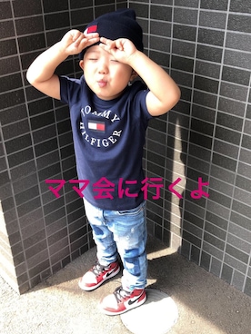 「TOMMY HILFIGER（トミーヒルフィガー）のアイテム（帽子）」を使った、omi0131さん（キッズ・100cm）の春コーディネート