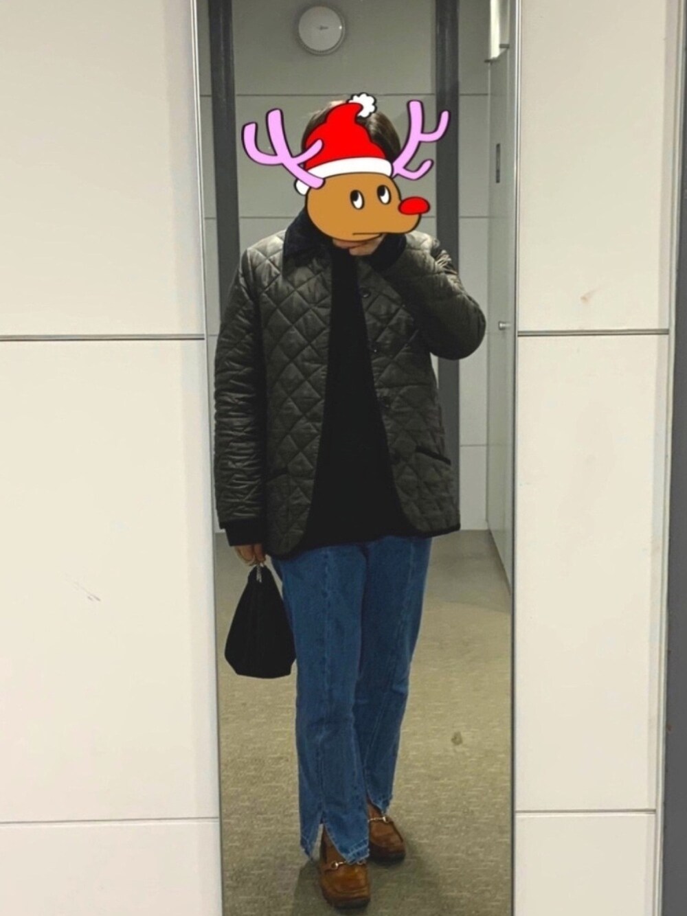「お洒落さんとつながりたい、クリスマス、冬、キルティングジャケット、タートルネックニット、ビットローファー、キンチャクバッグ、BEAMS、HARE、フレアデニム」｜「REGALのリーガル メンズ/ビットローファー（ローファー、ブラウン系）」を使った、KEIさん（メンズ・170cm）の冬コーディネートの1枚目の写真