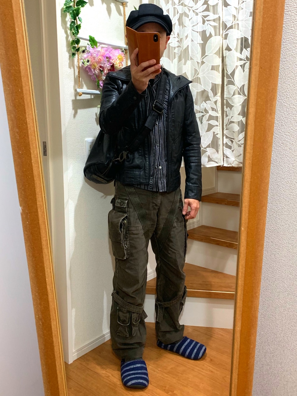 「14+のワンカラーウールキャスケット / cas（キャスケット、ブラック系）」を使った、たーちゃんさん（メンズ・164cm）の冬コーディネートの1枚目の写真