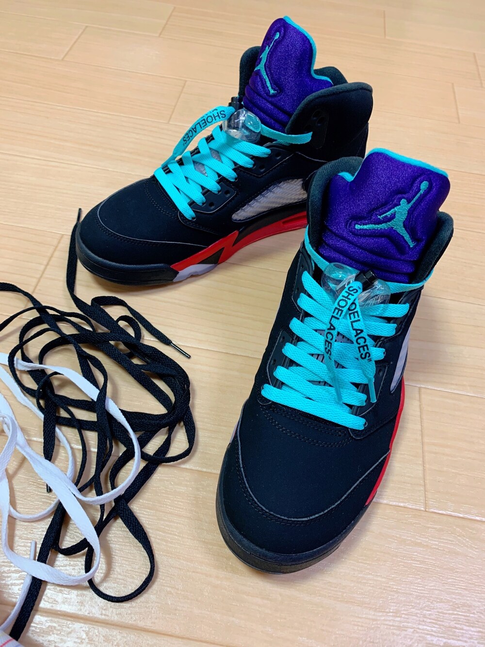 「aj5、TOP3、ジェイド、シューレース、紐かえながらお酒飲む時間が幸せ」｜「AIR JORDANのアイテム（スニーカー、ブラック系）」を使った、yasucocoさん（メンズ・172cm）の夏コーディネートの1枚目の写真