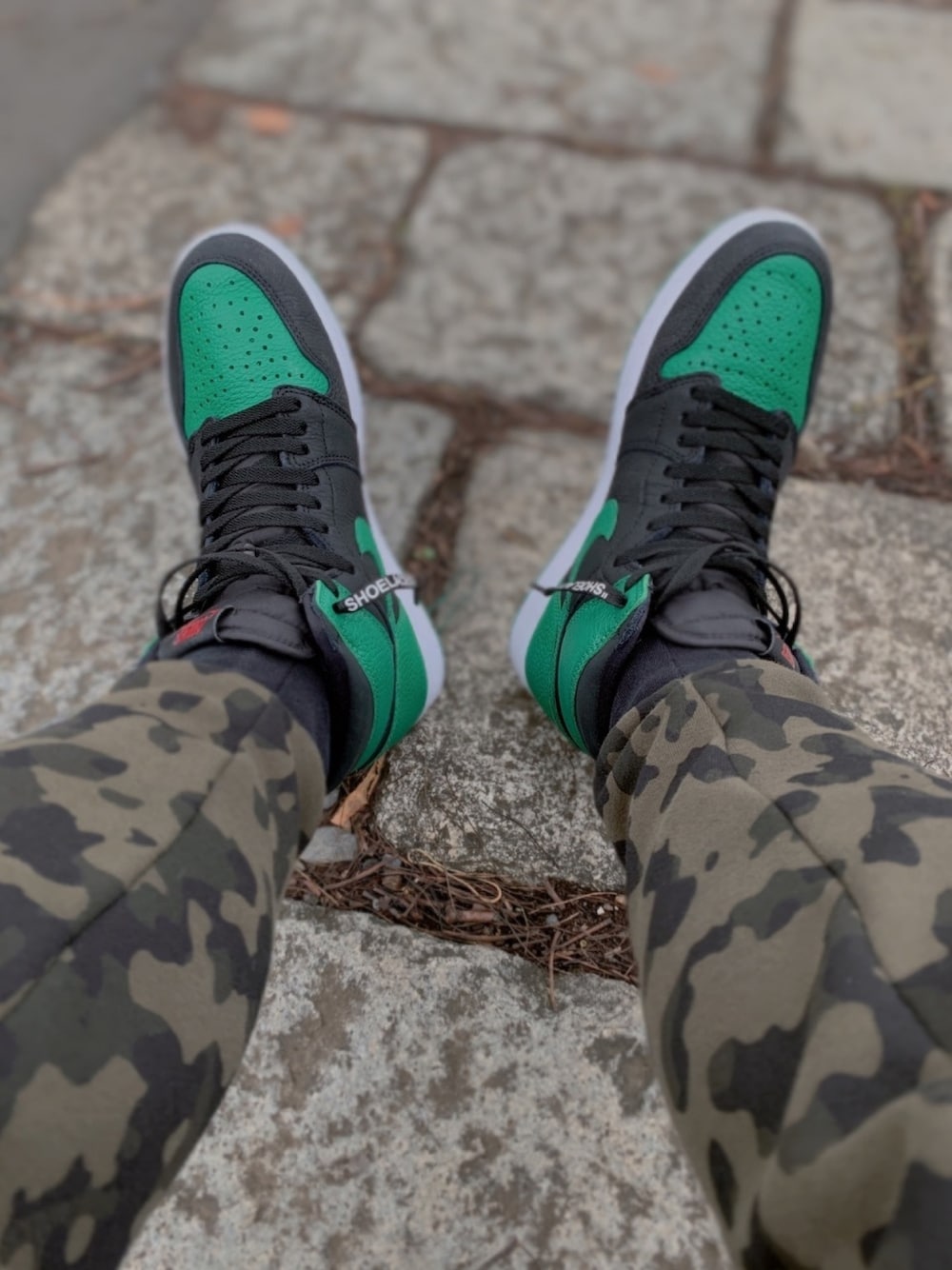 「緑コーデ、エアジョーダン1、パイングリーン、カモ柄」｜「AIR JORDANのアイテム（スニーカー、グリーン系）」を使った、yasucocoさん（メンズ・172cm）の夏コーディネートの1枚目の写真