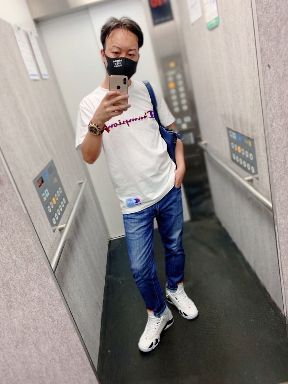 「シンプル、スニーカー、UNIQLO、エアジョーダン14、supreme、Champion、白Tシャツ」｜「ChampionのChampion C3-Q301 ロゴプリント 半袖 クルーネック Tシャツ（Tシャツ/カットソー、ホワイト系）」を使った、yasucocoさん（メンズ・172cm）の夏コーディネートの1枚目の写真