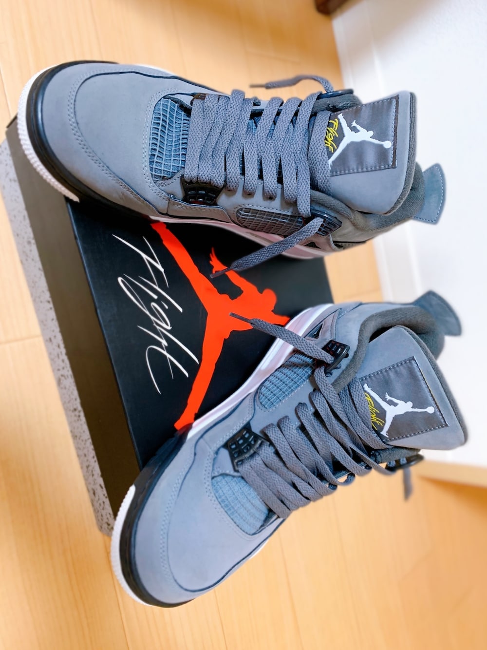 「エアジョーダン4、クールグレー、ナイキ、スニーカー好きと繋がりたい」｜「AIR JORDANのアイテム（スニーカー、グレー系）」を使った、yasucocoさん（メンズ・172cm）の冬コーディネートの1枚目の写真