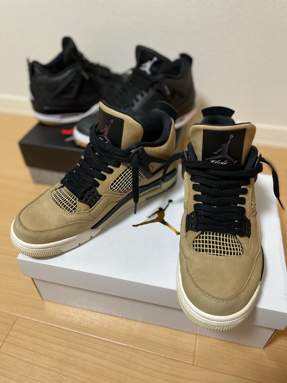 「AJ4、マッシュルーム、ウィメンズ」｜「AIR JORDANのアイテム（スニーカー、ベージュ系）」を使った、yasucocoさん（メンズ・172cm）の冬コーディネートの1枚目の写真