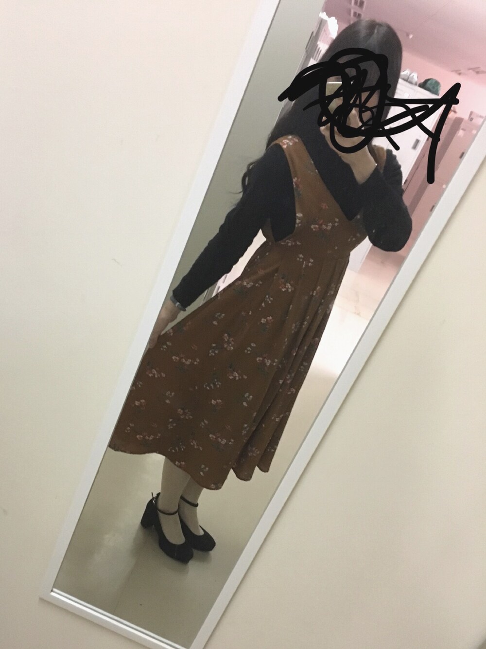 「花柄ワンピース、プチプラ、レースタイツ」｜「pumpkinのアイテム（ワンピース、ブラウン系）」を使った、あさん（レディース・165cm）の冬コーディネートの1枚目の写真