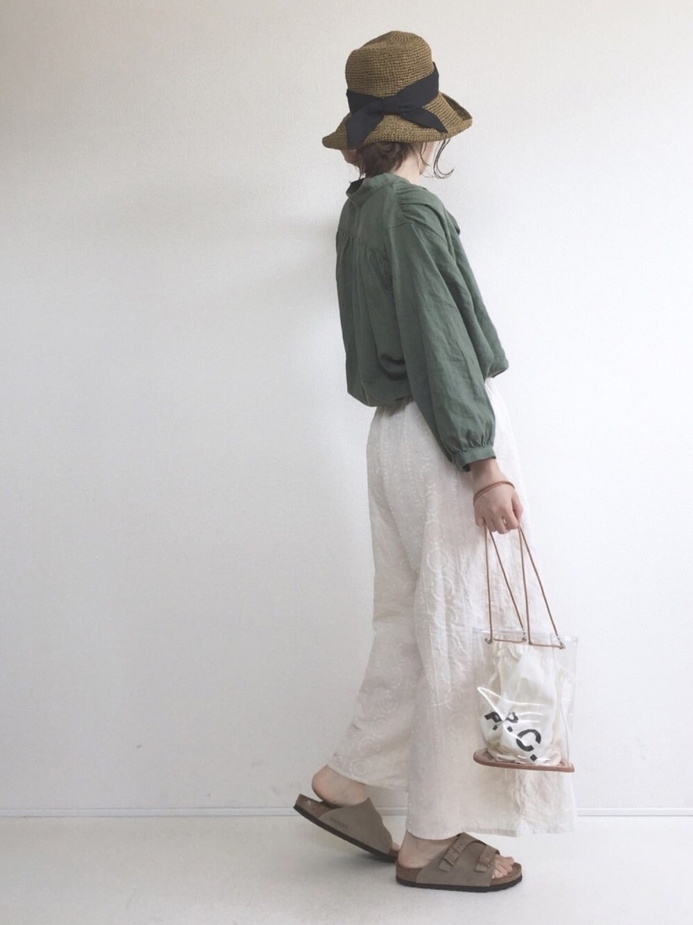 「シンプル、ラクチンコーデ、ママコーデ、イチヨンプラス、birkenstock、METALLICSTONES、2018ss、チューリッヒ、サニーレーベル、夏コーデ」｜「14+のセーラーリボン手編み麦わらハット/つば広タイプ（ハット、ブラウン系）」を使った、てらさん（レディース・161cm）の春コーディネートの1枚目の写真