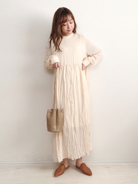 「NEUNA（ヌナ）のレザー巾着型ショルダーバッグ（ショルダーバッグ）」を使った、てらさん（レディース・161cm）の春コーディネート