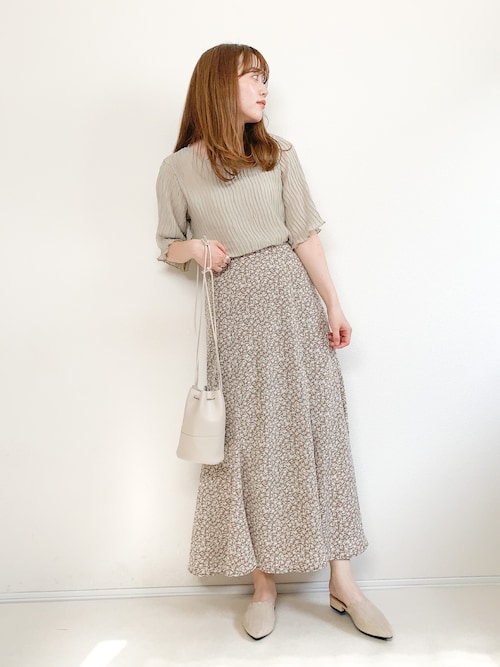 てらさんのシャツ/ブラウス「【ロングセラー!】シフォン楊柳ハーフスリーブブラウス【新色追加!オフィススタイルにもおすすめ】(Aunt Marie's|アントマリーズ)」を使ったコーディネート