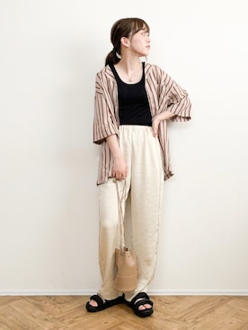 「NEUNA（ヌナ）のレザー巾着型ショルダーバッグ（ショルダーバッグ）」を使った、てらさん（レディース・161cm）の夏コーディネート