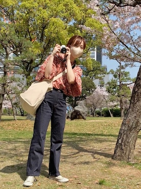 「レッドコーデ」｜「アイテム（スニーカー）」を使った、てらさん（レディース・161cm）の春コーディネート