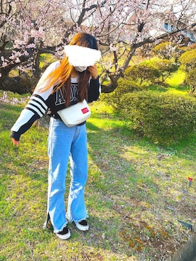 「Manhattan Portage（マンハッタンポーテージ）のアイテム（ボディバッグ/ウエストポーチ、ホワイト系）」を使った、yun.tanaさん（レディース・161cm）の春コーディネート