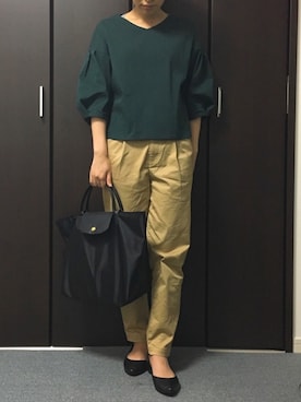 「LOWRYS FARM（ローリーズファーム）の８０ミコチノテーパードパンツ　744464 （チノパンツ）」を使った、gomaさん（レディース・159cm）の夏コーディネート