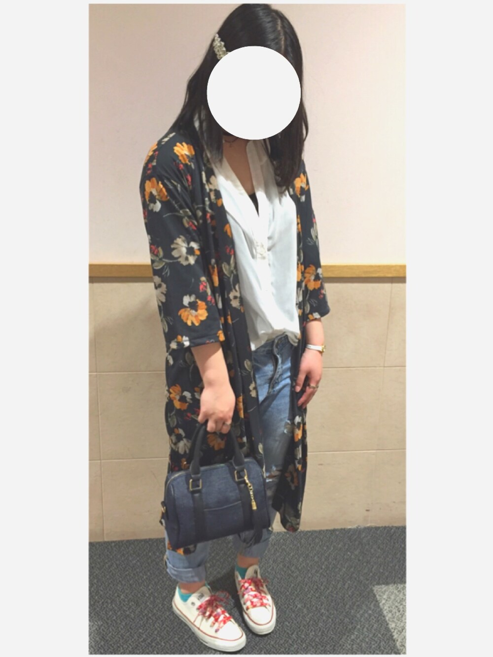 「デニム、プチプラ、春コーデ、花柄、ロングカーディガン、ボーイフレンドデニム、GU、GAP、converse、高校生」｜「GUのアイテム（カーディガン/ボレロ、ブラック系）」を使った、みぃなさん（レディース・160cm）の春コーディネートの1枚目の写真