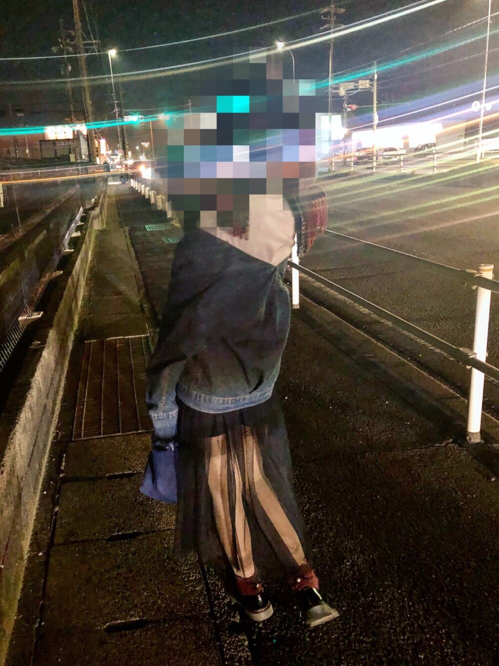 「ootd、おしゃれさんと繋がりたい、冬コーデ、秋のコーデ、オーバーサイズ、プチプラ、黒」｜「Honeysのアイテム（マフラー、レッド系）」を使った、千愛さん（レディース・150cm）の秋コーディネートの1枚目の写真