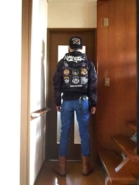 「AVIREX（アヴィレックス）のアイテム（ナイロンジャケット）」を使った、Toshiさん（メンズ・176cm）の春コーディネート