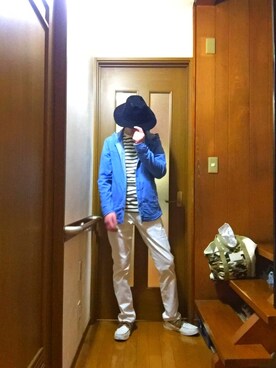「AVIREX（アヴィレックス）のアイテム（モカシン/デッキシューズ）」を使った、Toshiさん（メンズ・176cm）の春コーディネート