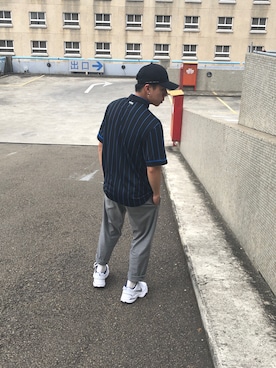 「NIKE SPORTSWEAR（ナイキスポーツウェアー）のアイテム（ブラック系）」を使った、Hou Vernonさん（メンズ・173cm）の春コーディネート