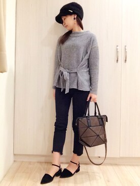 MelodyChen is wearing AZUL by moussy "ボトルネックベルト付き長袖PO"