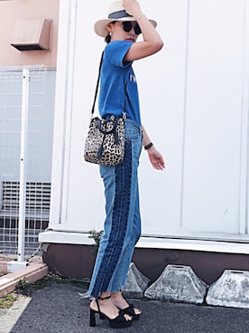 「AZUL by moussy（アズールバイマウジー）のフレイドヘムクラッシュストレートデニム（デニムパンツ）」を使った、Kiyooさん（レディース・165cm）の夏コーディネート