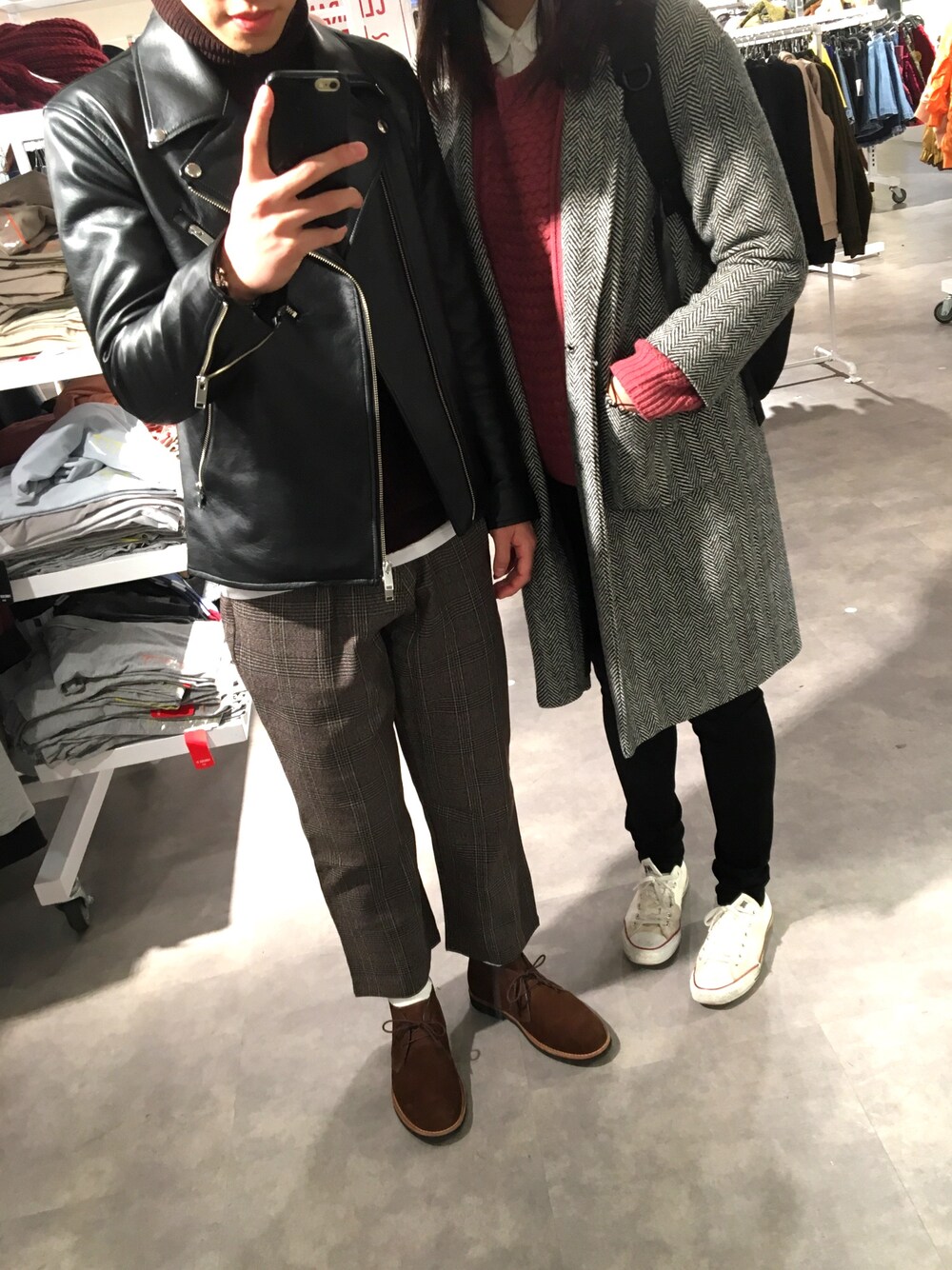 「冬コーデ、ライダースジャケット、チェックパンツ、ユニクロ、シンプル、シンプルコーデ、おしゃれさんと繋がりたい、ブラウン、デザートブーツ、タートルネックニット」｜「URBAN RESEARCHのアイテム（スラックス、ブラウン系）」を使った、ゆうすけさん（メンズ・171cm）の冬コーディネートの1枚目の写真