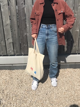 「アイテム（デニムジャケット、ピンク系）」を使った、aiさん（レディース・157cm）の春コーディネート