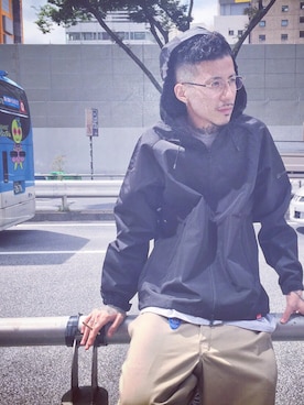「アイテム（マウンテンパーカー）」を使った、Felipe Fumio Kikutaさん（メンズ・175cm・20代）の秋コーディネート