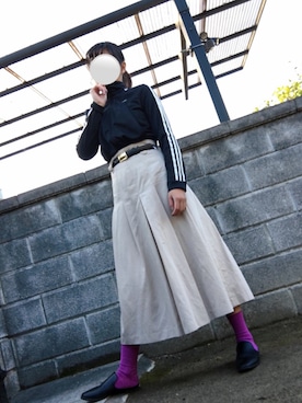 adidasのパーカーを使った「ロングスカート」の人気ファッション
