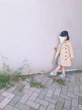 「petit main（プティマイン）のアイテム（トレンチコート）」を使った、KoKaさん（キッズ・110cm）の春コーディネート