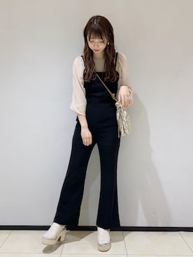 「Heather（ヘザー）のアイテム（サロペット/オーバーオール）」を使った、KANAEさん（レディース・160cm）の秋コーディネート