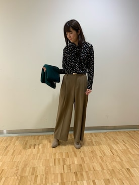 「アイテム（マフラー、グリーン系）」を使った、エレナさん（レディース・162cm）の冬コーディネート