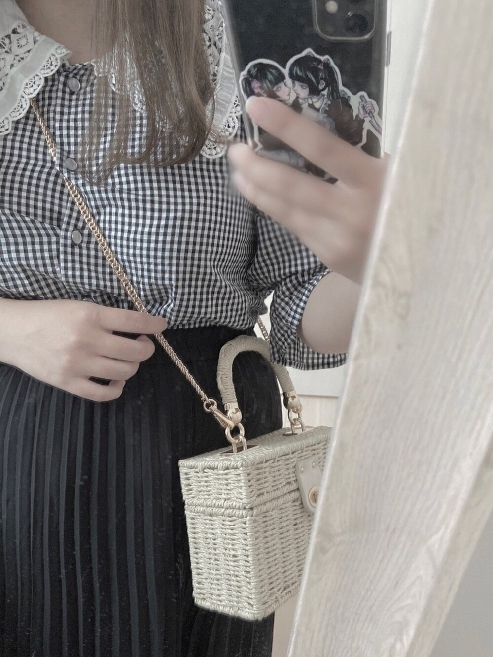 「夏服、ロングスカート、かごバッグ、襟付きトップス、チェック、モノトーン、シンプル、おしゃれさんと繋がりたい、キレイめ、GU」｜「OLIVE des OLIVEの【新色追加！】色々カラー5分袖ブラウス/ビックカラー（シャツ/ブラウス、ブラック系）」を使った、瑚白さん（レディース・150cm）の夏コーディネートの1枚目の写真