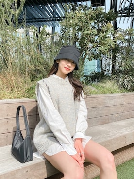 ZARAのアイテムを使った「オーバーサイズニット」の人気ファッション