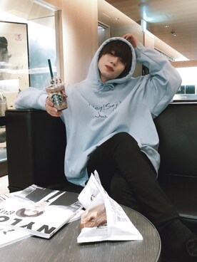 「rode and rodeのアイテム（パーカー、ブルー系）」を使った、yutaさん（メンズ・173cm）の秋コーディネート