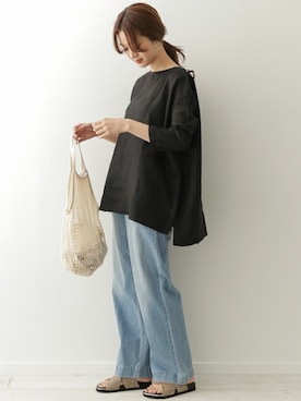 「URBAN RESEARCH DOORS（アーバンリサーチドアーズ）のデニムワイドパンツ（デニムパンツ）」を使った、DOORS WOMENSさん（レディース・168cm）の春コーディネート