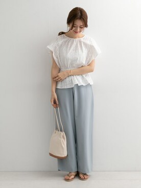 「ブラウス」｜「アイテム（ビーチサンダル）」を使った、DOORS WOMENSさん（レディース・168cm）の春コーディネート