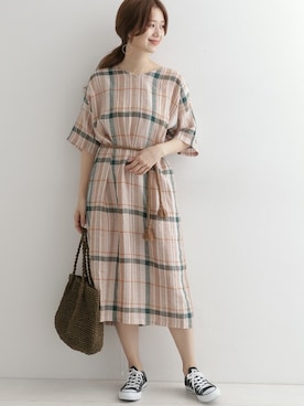 「URBAN RESEARCH DOORS（アーバンリサーチドアーズ）のペーパープレーンバッグ（ショルダーバッグ）」を使った、DOORS WOMENSさん（レディース・168cm）の春コーディネート
