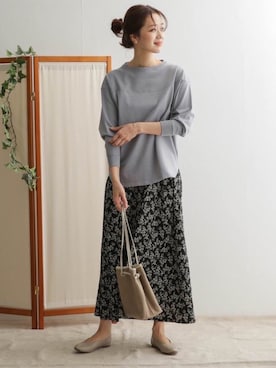 「URBAN RESEARCH DOORS（アーバンリサーチドアーズ）の小花柄ギャザーフレアスカート（スカート）」を使った、DOORS WOMENSさん（レディース・168cm）の春コーディネート